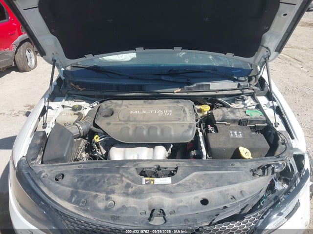 43319702 :رقم المزاد ، 1C3CCCBB7FN614595 vin ، 2015 Chrysler 200 S مزاد بيع