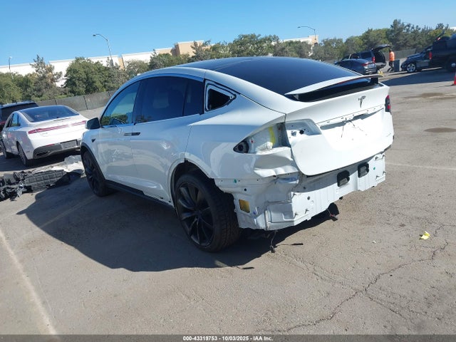 2020 TESLA MODEL X 5YJXCAE20LF271958 Photo 2