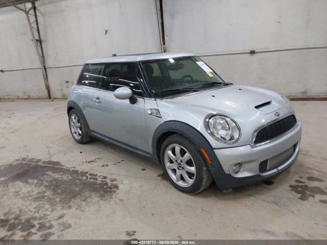 2008 MINI COOPER S WMWMF73558TV39317 Photo 0