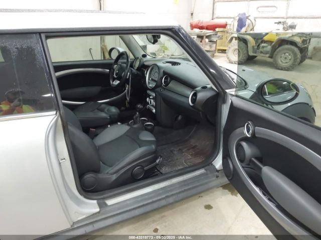 2008 MINI COOPER S WMWMF73558TV39317 Photo 4