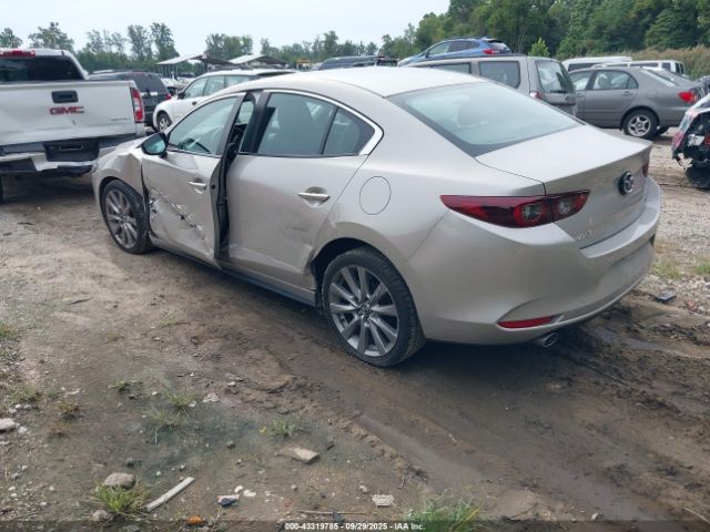2022 MAZDA MAZDA3 3MZBPABL1NM305705 Photo 2