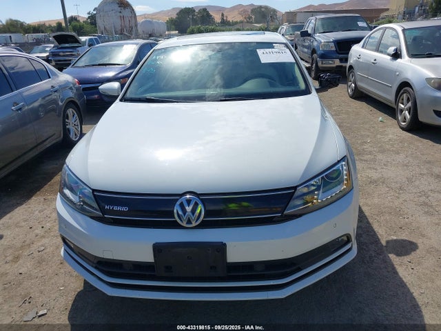 3VW637AJ3GM253612 Volkswagen 2016