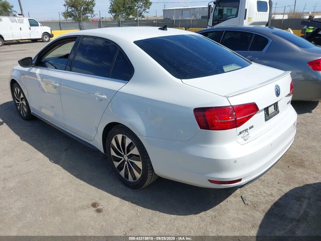 3VW637AJ3GM253612 Volkswagen 2016