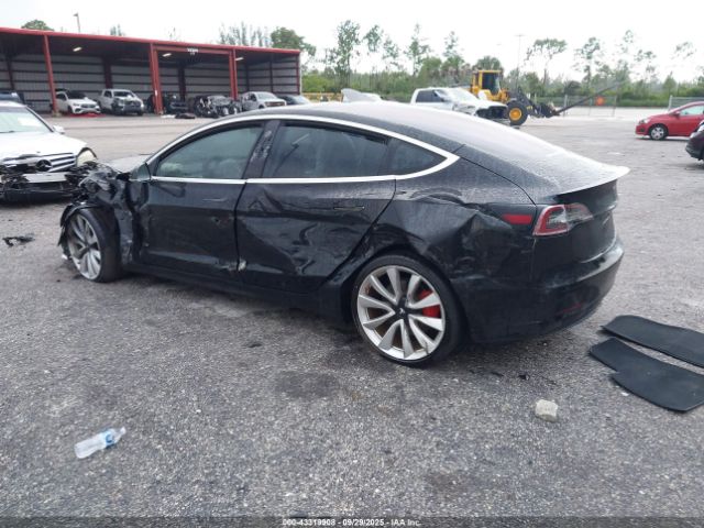 2018 TESLA MODEL 3 5YJ3E1EB8JF079872 Photo 2