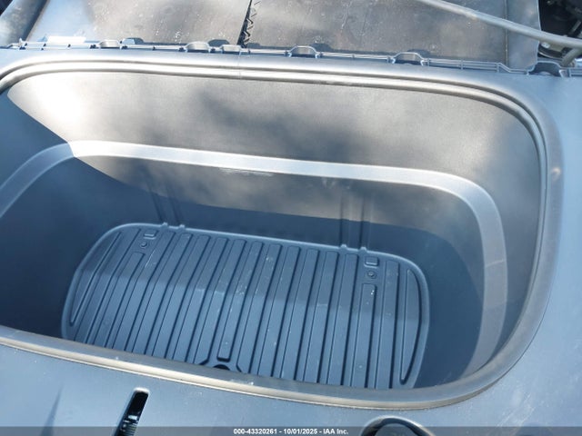 2026 TESLA MODEL Y 7SAYGDEDXTA454991 Photo 9