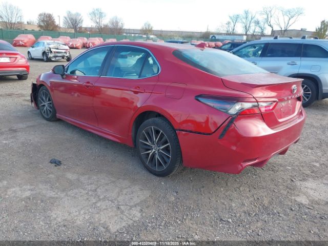 2021 TOYOTA CAMRY 4T1G11AKXMU429867 Photo 2