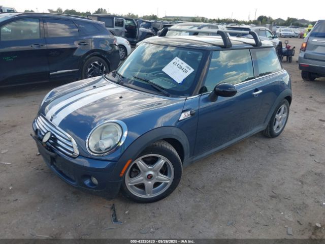 2010 MINI COOPER WMWMF3C54ATU76208 Photo 1