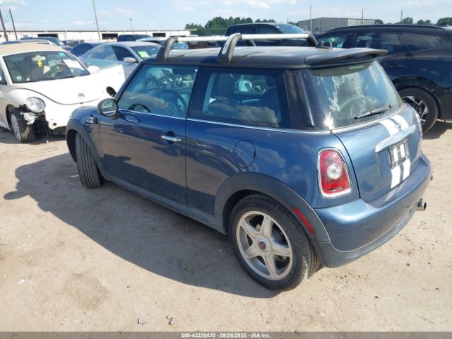 2010 MINI COOPER WMWMF3C54ATU76208 Photo 2
