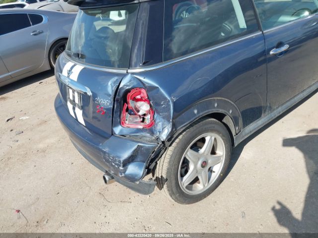 2010 MINI COOPER WMWMF3C54ATU76208 Photo 5