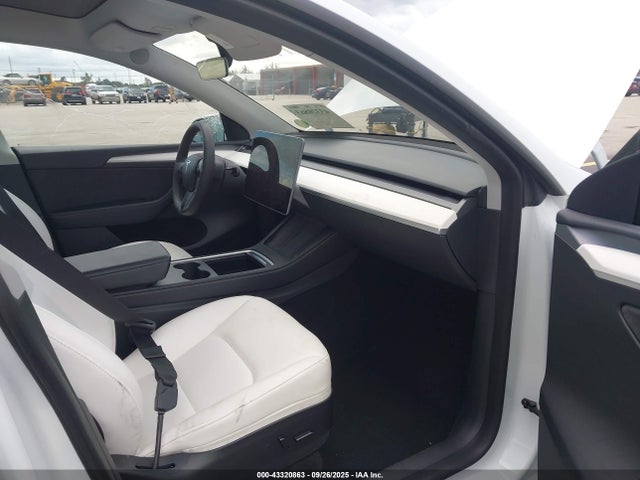 2023 TESLA MODEL Y 7SAYGAEE1PF645084 Photo 4