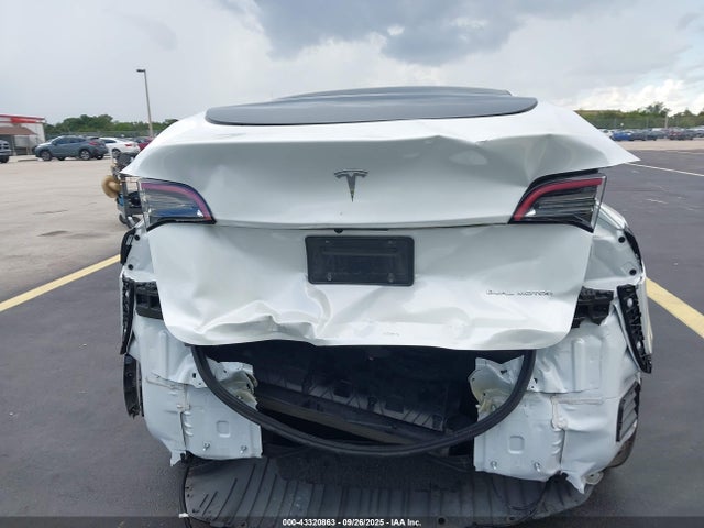 2023 TESLA MODEL Y 7SAYGAEE1PF645084 Photo 5