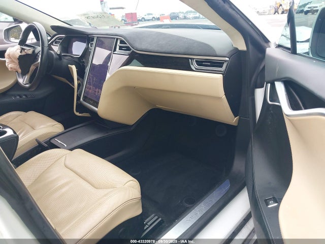 2017 TESLA MODEL S 5YJSA1E16HF178893 Photo 4