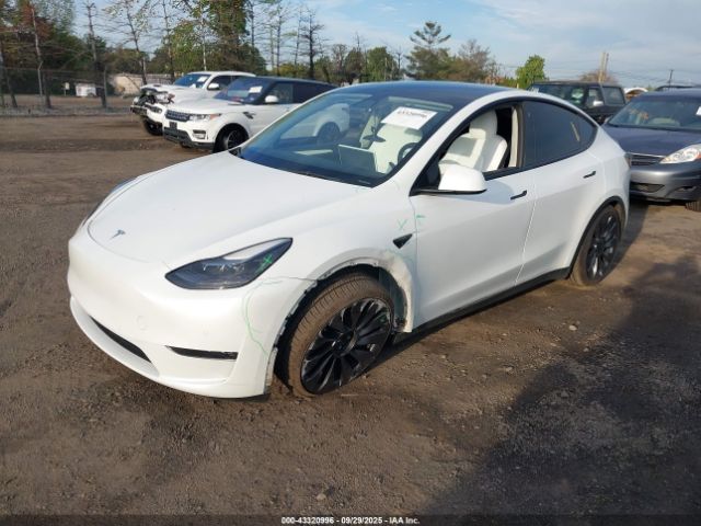 2022 TESLA MODEL Y 7SAYGDEF9NF546133 Photo 1