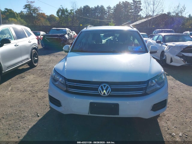 WVGBV7AX4FW602366 Volkswagen Tiguan