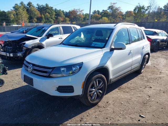 WVGBV7AX4FW602366 Volkswagen Tiguan