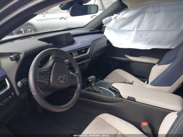 2021 LEXUS UX 200 JTHX3JBH8M2038356 Photo 4