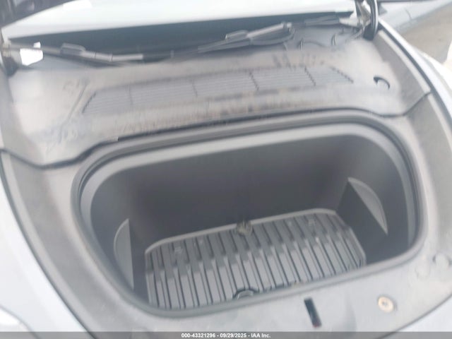 2023 TESLA MODEL Y 7SAYGDEDXPF944310 Photo 9