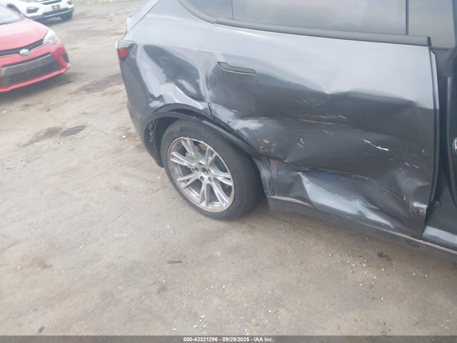 2023 TESLA MODEL Y 7SAYGDEDXPF944310 Photo 5
