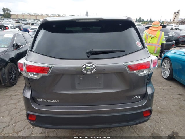 5TDKKRFH5ES030328 Toyota 2gr-fe