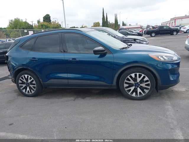 1FMCU0BZ4LUB79097 Ford Escape Se Sport Hybrid