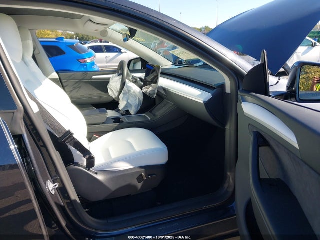 2024 TESLA MODEL Y 7SAYGDEE2RA281310 Photo 4
