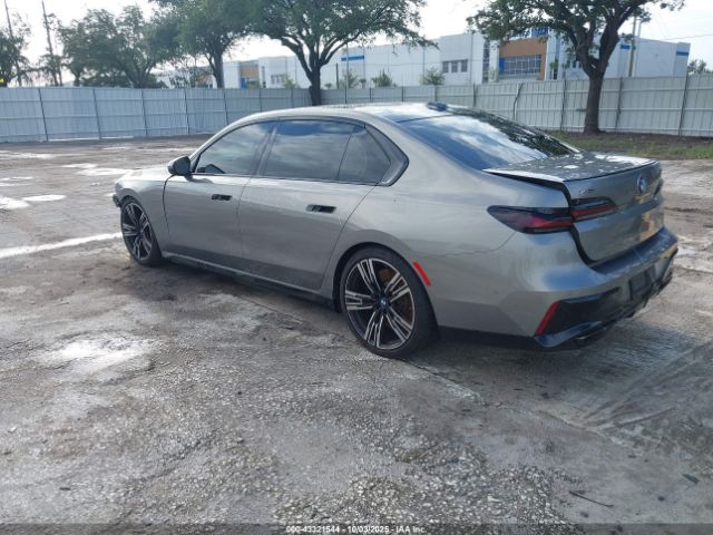 2024 BMW 760 WBA33EJ05RCR70449 Photo 2