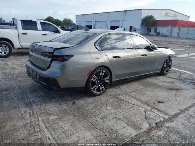 2024 BMW 760 WBA33EJ05RCR70449 Photo 3