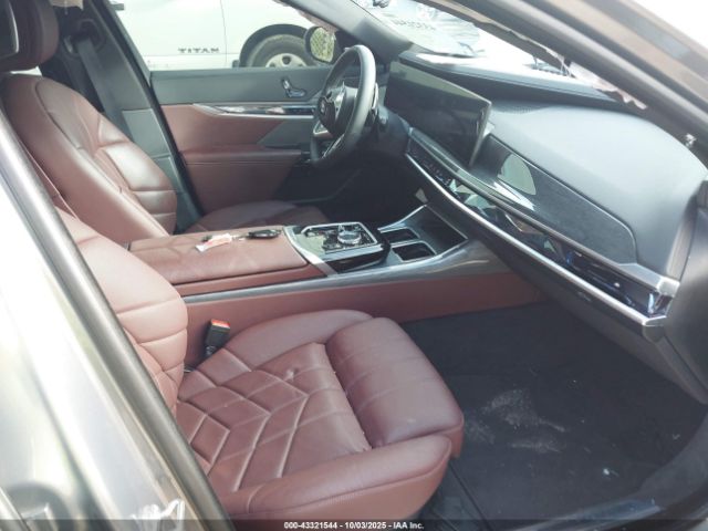 2024 BMW 760 WBA33EJ05RCR70449 Photo 4