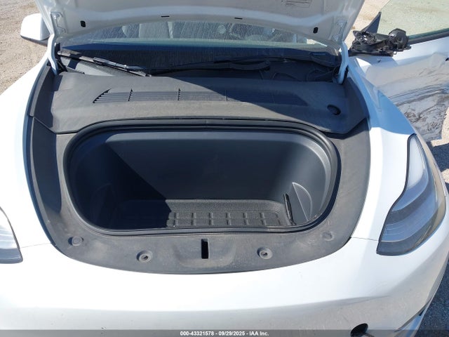 2023 TESLA MODEL Y 7SAYGDEE0PA128650 Photo 9