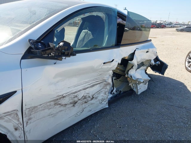 2023 TESLA MODEL Y 7SAYGDEE0PA128650 Photo 5