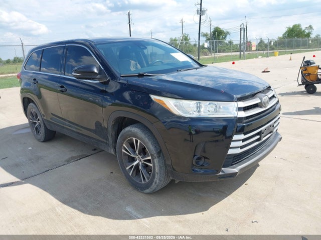5TDZARFH0JS035545 Toyota Highlander Le