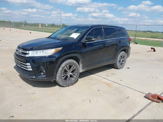 5TDZARFH0JS035545 Toyota Highlander Le