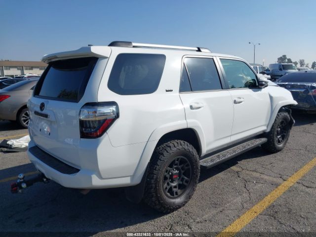 2024 TOYOTA 4RUNNER JTENU5JR4R6252795 Photo 3