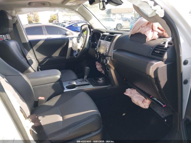 2024 TOYOTA 4RUNNER JTENU5JR4R6252795 Photo 4