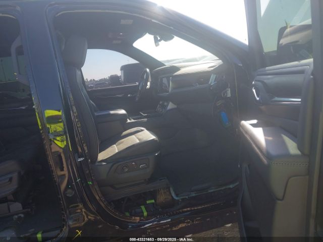 2021 GMC YUKON XL 1GKS2JKL9MR436464 Photo 4