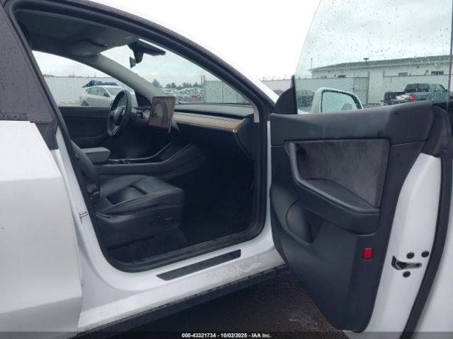2020 TESLA MODEL Y 5YJYGDEE7LF057490 Photo 4