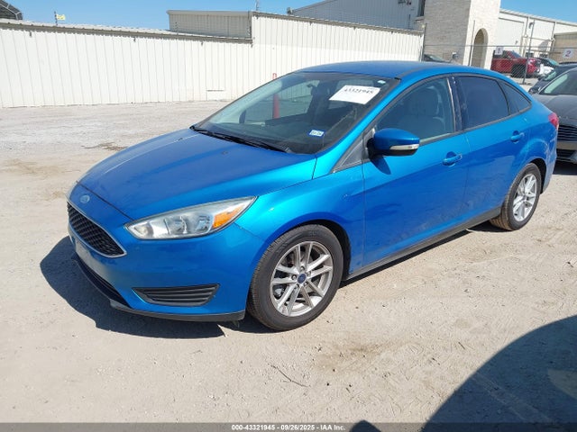 Ford Focus 2016 1FADP3F2XGL257950 Image 2