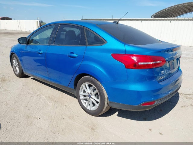 Ford Focus 2016 1FADP3F2XGL257950 Image 3