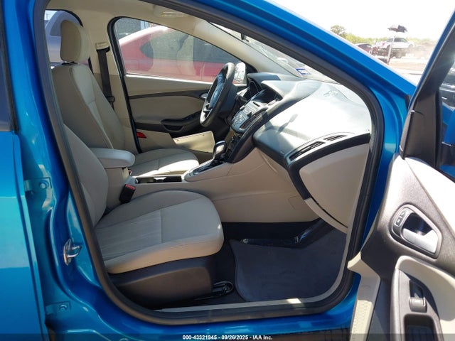 Ford Focus 2016 1FADP3F2XGL257950 Image 5