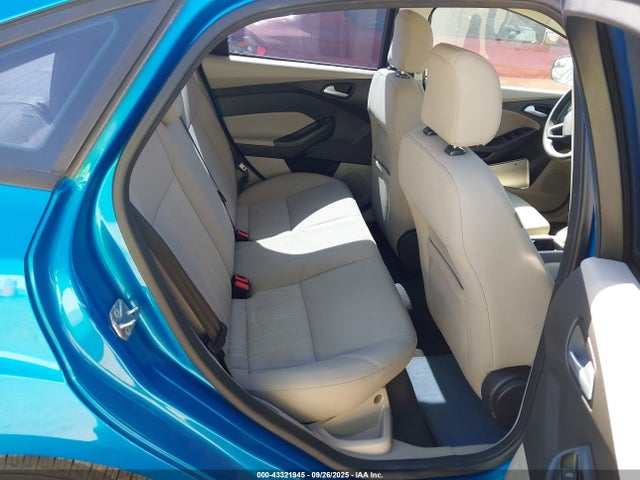 Ford Focus 2016 1FADP3F2XGL257950 Image 8