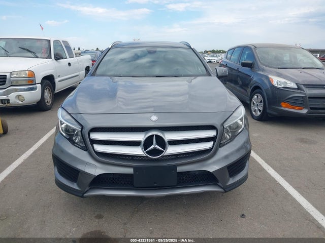 Mercedes-Benz m270 2016 WDCTG4EB2GJ208244 Image 12