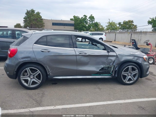 Mercedes-Benz m270 2016 WDCTG4EB2GJ208244 Image 13