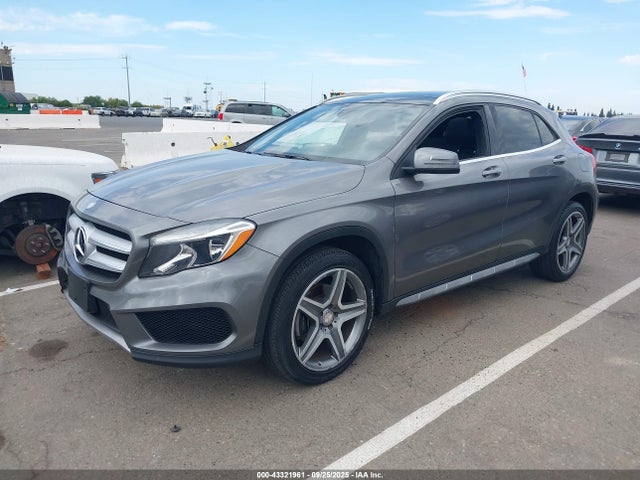 Mercedes-Benz m270 2016 WDCTG4EB2GJ208244 Image 2