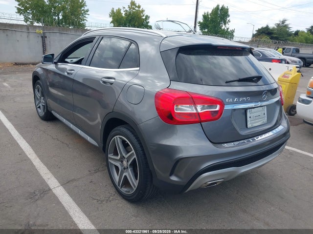Mercedes-Benz m270 2016 WDCTG4EB2GJ208244 Image 3