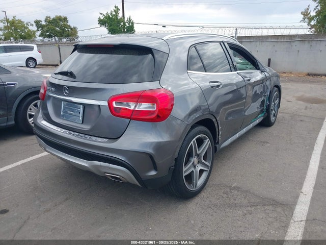 Mercedes-Benz m270 2016 WDCTG4EB2GJ208244 Image 4