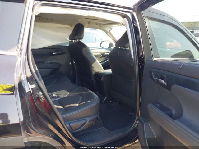2022 TOYOTA HIGHLANDER 5TDHZRBH7NS239274 Photo 7