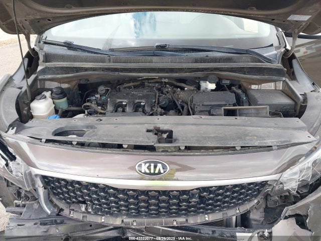 KIA Sedona 2017 KNDMB5C16H6335429 Image 10