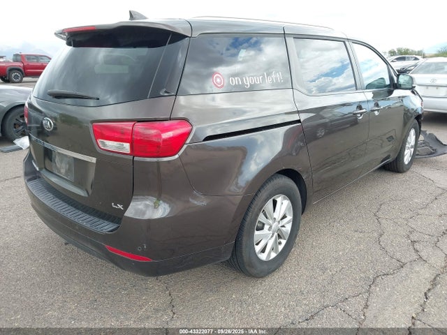 KIA Sedona 2017 KNDMB5C16H6335429 Image 4