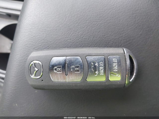 JM1GJ1V62E1134508 Mazda py
