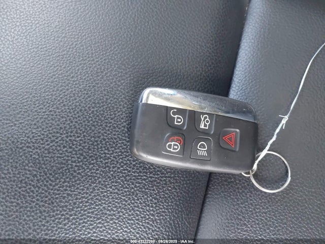 Jaguar s/c lev3 sulev30 2017 SAJAJ4BV9HA960829 Image 11